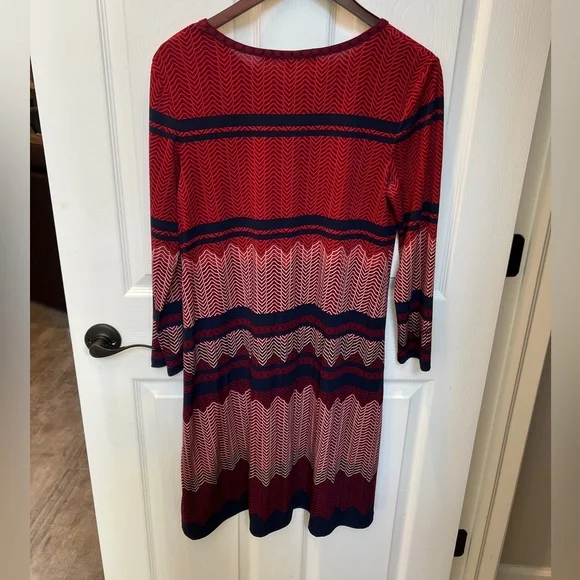 Max Studio Red and Navy Long Sleeve Mini Dress Size M LIKE NEW - Picture 2 of 8